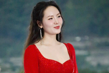 Nữ ca sĩ xinh đẹp, độc thân: Tuổi 42 bất ngờ công khai 