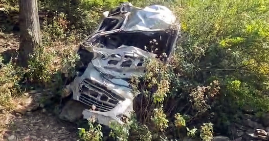Trở về sau đám tang, xe chở khách bất ngờ lao xuống vực khiến 8 người tử vong