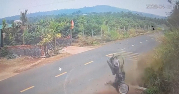 Vụ thiếu tá CSGT ở Đắk Lắk bị khởi tố: Cha mẹ nam sinh sẽ tham gia tố tụng với tư cách nào?