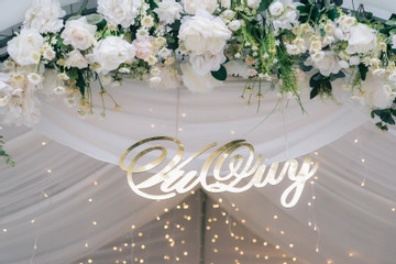 'Cuộc đổi chác' bí mật phía sau đám cưới rình rang khiến cô dâu chết lặng