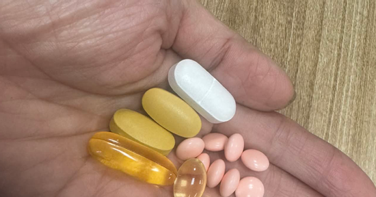 Nghiền thuốc bổ, thói quen bào mòn lá gan của người Việt