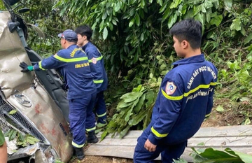 Xe chở đoàn du khách lao xuống vực sâu 100m ở Sơn La: Thêm một nạn nhân tử vong