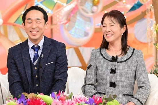 Góa phụ tuổi 60 tìm thấy hạnh phúc bên học trò kém 34 tuổi