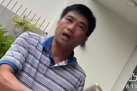 Vụ thợ sửa khóa bị chủ nhà dọa chém: Công an làm việc với các bên liên quan