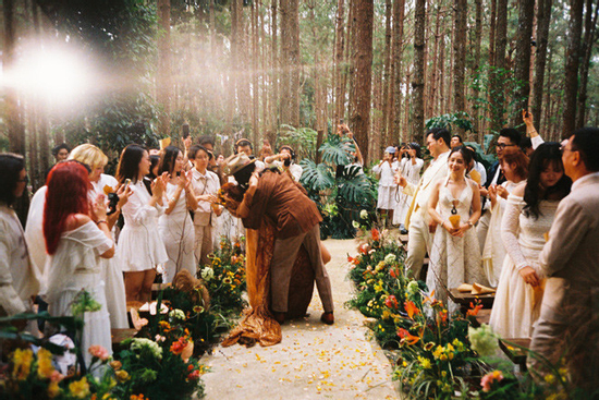 Cặp đôi tổ chức đám cưới ‘lạ lùng’ giữa rừng thông Đà Lạt
