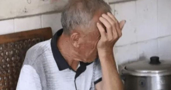 Chỉ nói một câu về tiền tiết kiệm, cụ ông đã nhìn rõ bộ mặt thật của con cái