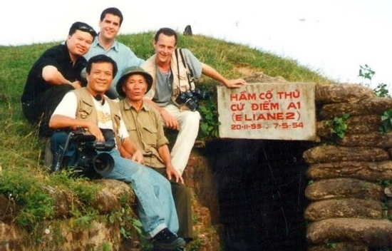 Khách Anh xuyên Việt tìm những người xa lạ từng gặp hơn 30 năm trước