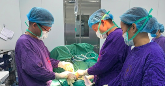 Nam thanh niên 19 tuổi cấp cứu, gãy xương nhiều mảnh rời từ vật tay