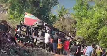 Xe khách lao xuống vực ở Mũi Né, ít nhất 4 người tử vong