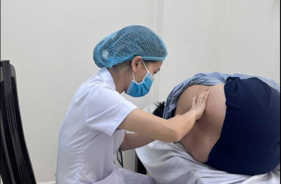 35 tuổi phát hiện bị thoát vị đĩa đệm từ 2 dấu hiệu bất thường