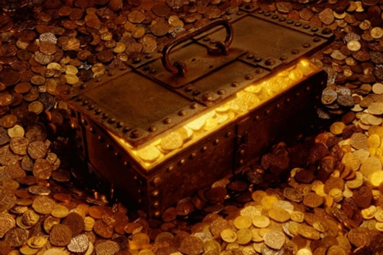 Cải tạo nhà cho khách, thợ sửa ống nước phát hiện 30kg tiền vàng nguyên chất