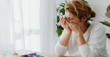 Đọc lá thư trong ngày giỗ đầu mẹ, con gái bàng hoàng nhận ra điều đau đớn