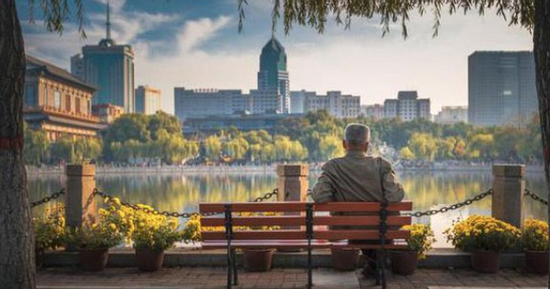 Tuổi già an nhàn của cụ ông sống một mình: 'Lương hưu đáng tin hơn con cái'