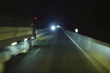 Tài xế ‘thót tim’ kể lại chuyện giữa đêm gặp 3 người đi bộ trên cao tốc