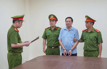 Bắt hiệu trưởng 