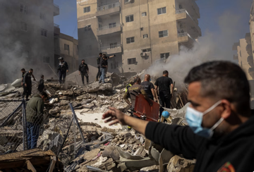 Lebanon tan hoang sau đòn không kích của Israel khiến gần 200 người chết