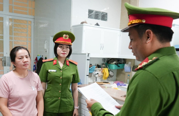Bắt 1 phụ nữ tự xưng 'có mối quan hệ với bộ, ngành trung ương' lừa chiếm đoạt 660 triệu đồng