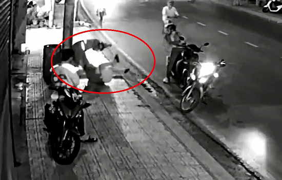 Lời khai của tài xế xe ôm công nghệ chặn đánh người dã man ở TP.HCM