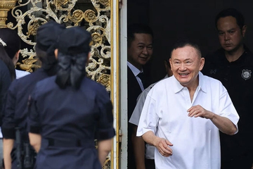 Cựu Thủ tướng Thái Lan Thaksin Shinawatra được ra tù trước thời hạn