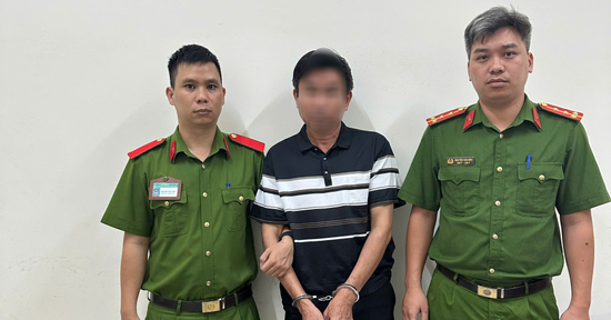 Danh tính người đàn ông đánh nam shipper chảy máu mũi ở TPHCM