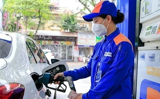 PVOIL dừng bán xăng khoáng RON95 từ 15/5