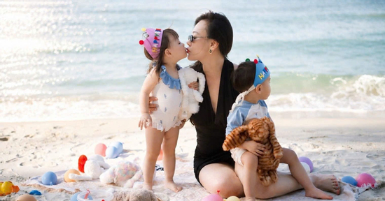 Diễn viên Phương Oanh đưa hai con đi biển, Quỳnh Nga nhận 'cơn mưa lời khen'