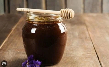 Mật ong bị đen do để lâu ngày còn dùng được không?