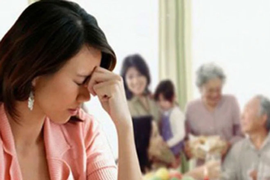 Giúp việc lương 10 triệu/tháng bật điều hòa suốt đêm, đến bữa phải ăn trước, no nê mới cho con chủ ăn