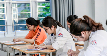 Thủ tướng yêu cầu chấm môn tự luận thi tốt nghiệp THPT đúng biểu điểm, công bằng