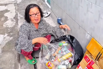 Xót xa cảnh nghệ sĩ cải lương một thời, tuổi già đi nhặt ve chai kiếm sống qua ngày