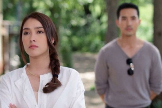 Chê vợ ở nhà nội trợ không kiếm được, chồng về sớm một hôm mới thấy tô cơm đặt trên bàn