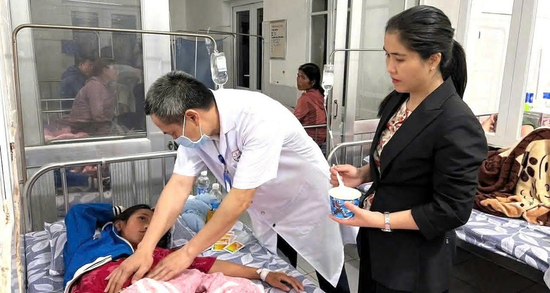 Nguyên nhân khiến 82 người bị ngộ độc sau khi ăn bánh mì