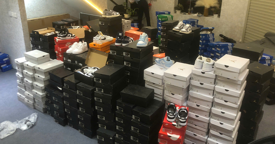 Đột kích công ty kinh doanh hàng giả Nike, Adidas bán trên Shopee, Tiktok