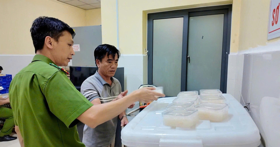 Vụ giám đốc công ty sản xuất 11.000 hũ yến giả: Công an công bố hình ảnh sản phẩm