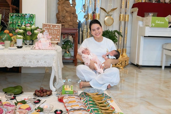 Đại uý, ca sĩ Lương Nguyệt Anh 'lên chức' ở tuổi 36
