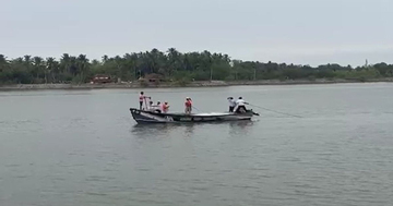 8 người trong gia đình thiệt mạng khi đi mò trai dưới sông: Hiện trường thương tâm