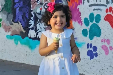 Bố say rượu ngủ quên cùng bạn gái, con 2 tuổi rơi từ tầng 11, chết thương tâm