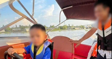 Phạt gần 17 triệu đồng người bố để con 4 tuổi lái ca nô, quay clip đăng mạng