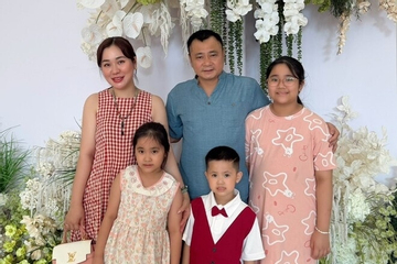 Con trai út NSND Tự Long gây ấn tượng với năng khiếu nghệ thuật trên sân khấu