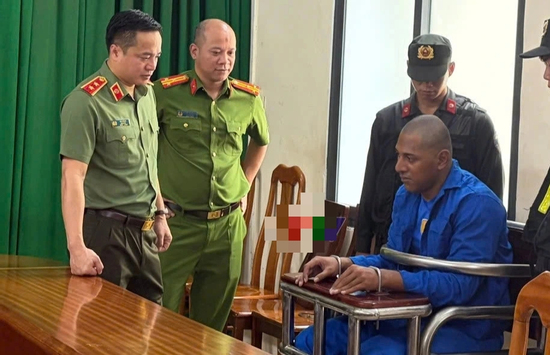 Trung tướng Mai Hoàng chủ trì họp báo vụ 2 nghi phạm nổ súng giết người tại TPHCM