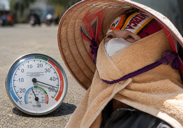 Loạt kỷ lục nhiệt độ tháng 5 bị xô đổ, Hà Nội cao nhất 41,1°C