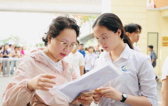 Tô nhầm ô, mất cả điểm: Loạt lưu ý 'sống còn' khi thi trắc nghiệm lớp 10