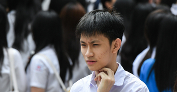 Một ngày trước kỳ thi vào lớp 10, học sinh vẫn tranh thủ từng giờ để học thêm