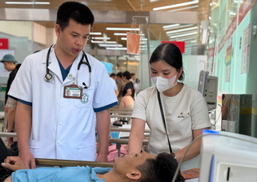 Nắng nóng trên 40°C, hàng loạt người trẻ nhập viện suy thận, sốc nhiệt