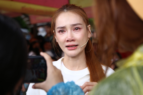 Nhã Phương bức xúc lên tiếng