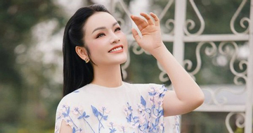Nữ NSƯT là Phó giáo sư, khoe nhan sắc 