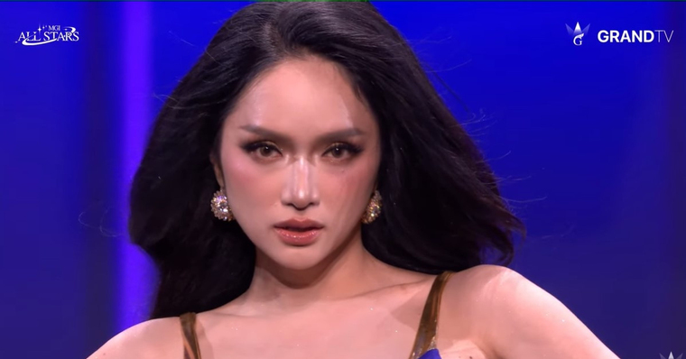 Hương Giang diễn bikini nóng bỏng và lọt top 10 chung kết MGI All Stars