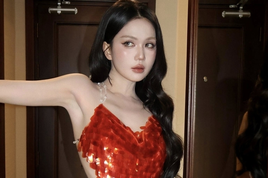 Ngọc Trinh khẳng định đẳng cấp 