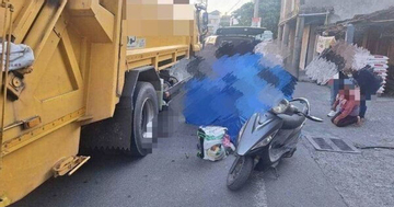 Thương tâm bé trai 7 tuổi leo lên xe bà ngoại vô tình vặn tay ga bị ô tô chở rác cán tử vong
