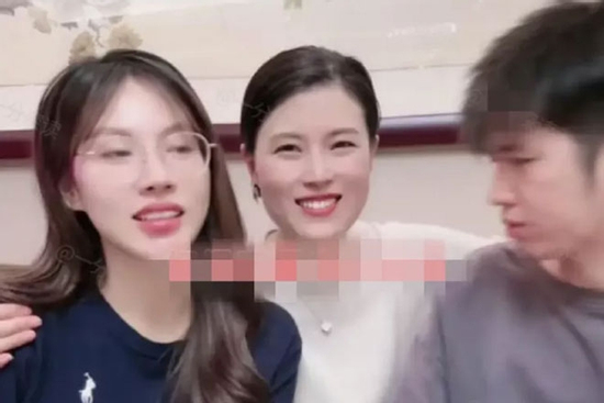 Chàng trai 22 tuổi quyết cưới bạn thân của mẹ 42 tuổi: Nhà gái thách cưới hơn 1 tỷ đồng gây 